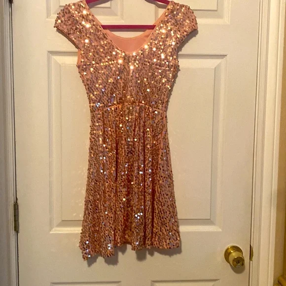 Sparkling pink sequin dress from rue 21, size small, worn once. Beautiful bling! - Picture 4 of 8